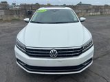 Used 2017 Volkswagen Passat 3.6 SEL Premium image 2