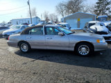 Used 2000 Lincoln Town Car Signature image 2