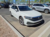 Used 2023 Volkswagen Jetta SE image 2
