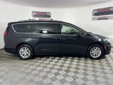 Used 2021 Chrysler Pacifica Touring-L image 2