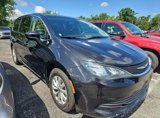 Used 2017 Chrysler Pacifica Touring w/ Tire & Wheel Group image 2