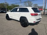 Used 2018 Jeep Grand Cherokee Laredo image 4