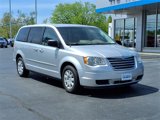 Used 2010 Chrysler Town & Country LX w/ PWR Convenience Group image 2