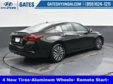 Used 2023 Nissan Altima 2.5 SV image 2