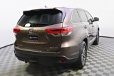 Used 2017 Toyota Highlander XLE image 6