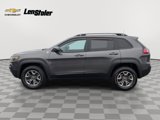 Used 2019 Jeep Cherokee Trailhawk image 2