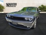 Used 2014 Dodge Challenger SXT image 2
