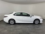 Used 2022 Toyota Camry LE image 5