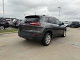 Used 2018 Jeep Cherokee Latitude Plus image 4