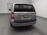Used 2016 Chrysler Town & Country Touring image 6