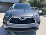 Used 2022 Toyota Highlander XLE image 2