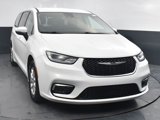 Used 2023 Chrysler Pacifica Touring-L image 2