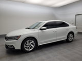 Used 2018 Volkswagen Passat 2.0T SE image 2