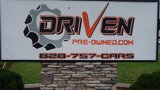 Used 2016 Land Rover Discovery Sport SE image 2