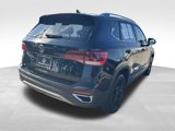 Certified 2024 Volkswagen Taos SE w/ Panoramic Sunroof Package image 4