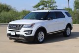 Used 2017 Ford Explorer XLT image 3