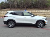Used 2021 Kia Seltos EX image 2