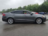 Used 2020 Ford Fusion SE image 2