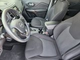 Used 2019 Jeep Cherokee Latitude w/ Popular Appearance Group image 4