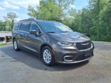 Used 2022 Chrysler Pacifica Touring-L image 3