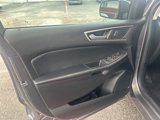Used 2023 Ford Edge SEL image 3