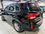 Used 2015 Kia Sorento LX image 4
