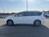Used 2017 Chrysler Pacifica Limited w/ UConnect Theater Package image 6