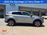 Used 2022 Kia Sportage LX image 3