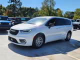 New 2025 Chrysler Pacifica Select image 3