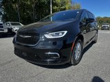 New 2025 Chrysler Pacifica Select image 3