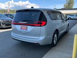 Used 2023 Chrysler Pacifica Touring image 5