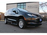 Used 2022 Chrysler Voyager LX image 3
