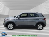 Used 2023 Hyundai Venue SE image 2