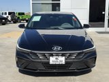 Used 2024 Hyundai Elantra SEL image 3