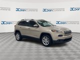 Used 2015 Jeep Cherokee Latitude image 2