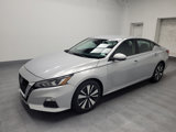 Used 2021 Nissan Altima 2.5 SV image 2