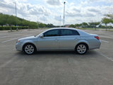 Used 2009 Toyota Avalon XLS image 3