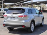Used 2015 Toyota Highlander LE image 6