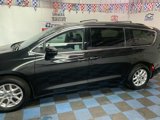 Used 2022 Chrysler Pacifica Touring-L image 3
