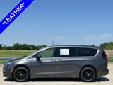 Used 2023 Chrysler Pacifica Touring-L image 3