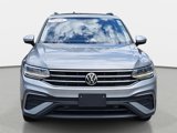 Used 2022 Volkswagen Tiguan SE w/ Panoramic Sunroof Package image 2