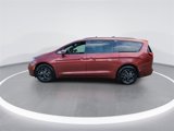 Used 2021 Chrysler Pacifica Limited w/ Uconnect Theater Family Group image 5