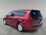 Used 2022 Chrysler Pacifica Touring-L image 3