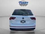 Certified 2022 Volkswagen Tiguan SE R-Line image 2