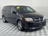 Used 2017 Dodge Grand Caravan SE image 3