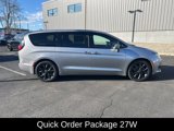 Used 2020 Chrysler Pacifica Touring w/ S Appearance Package image 2