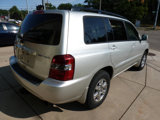 Used 2005 Toyota Highlander 4WD V6 w/ 3rd Row image 2