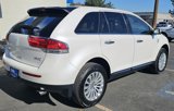 Used 2013 Lincoln MKX FWD image 3