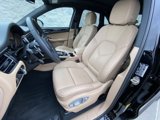 Certified 2024 Porsche Macan image 5