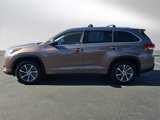 Used 2017 Toyota Highlander XLE image 2